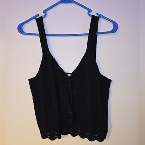 Cropped crochet top. Size Medium